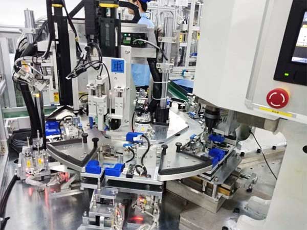 伺服自动旋铆机，各种钣金铆接机，自动化铆接设备